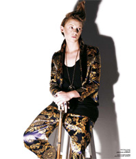 Elly Jackson - La Roux - BlackBook