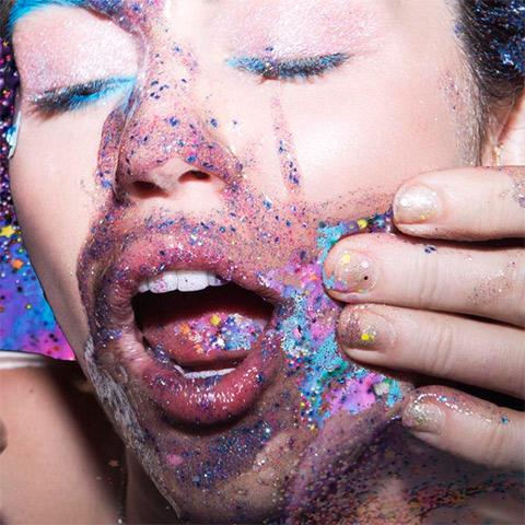 Miley Cyrus & Her Dead Petz