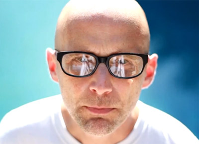 Moby Looking Moby lança videoclipe de