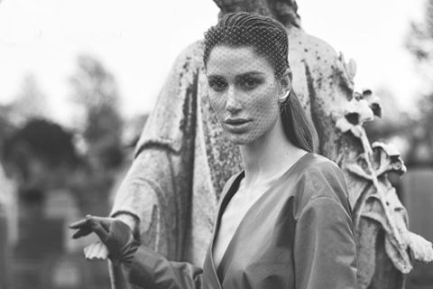 Niia - Bored to Death