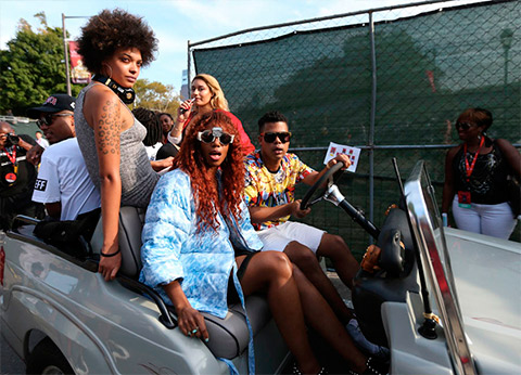 Santigold - Who Be Lovin' Me